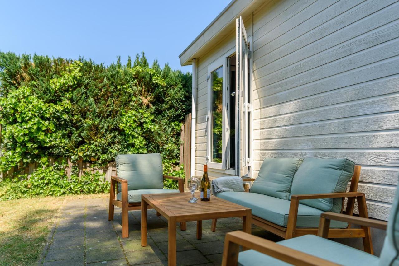 Chalet Met Eigen Tuin Aan De Veluwse Bosrand Putten Buitenkant foto