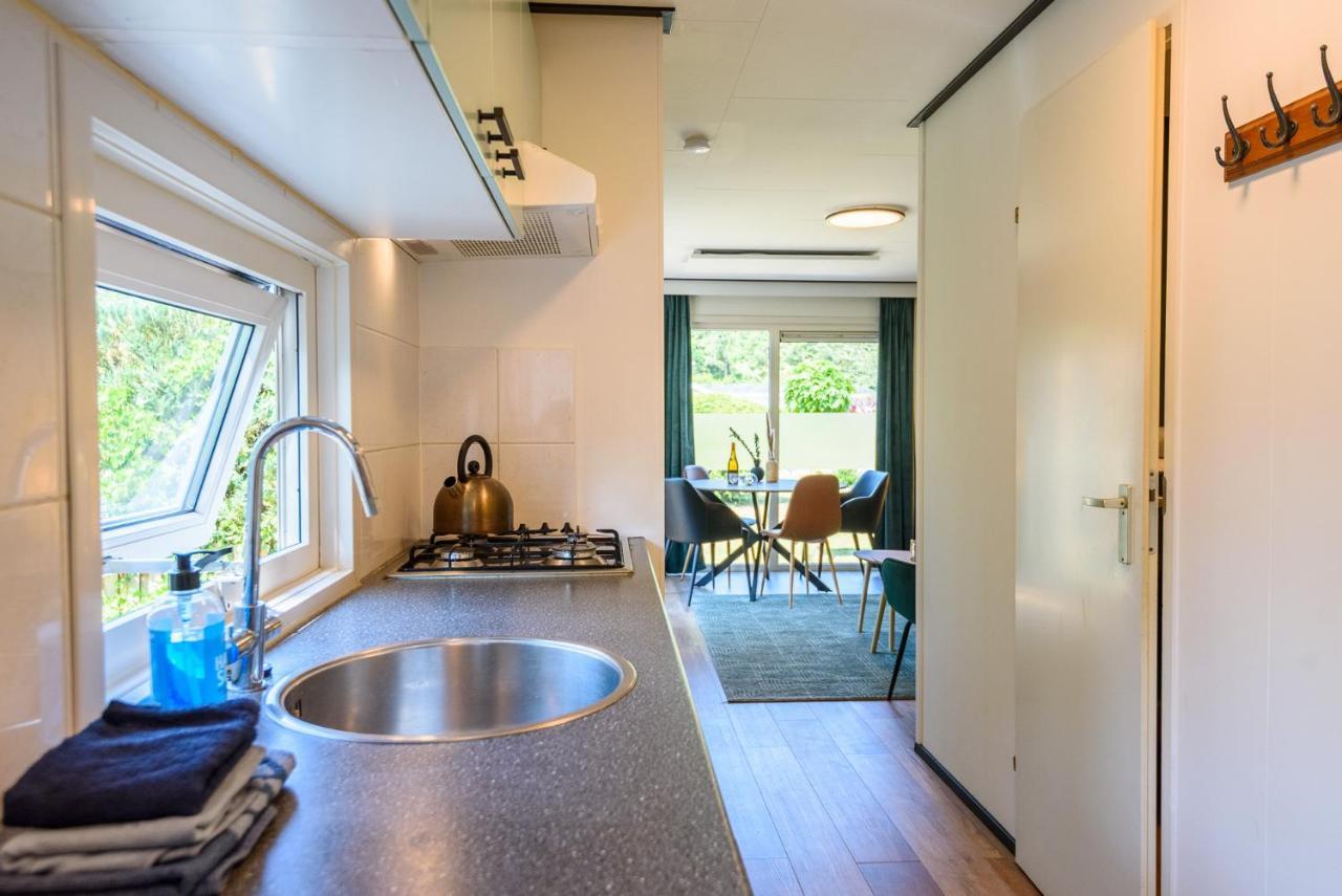 Chalet Met Eigen Tuin Aan De Veluwse Bosrand Putten Buitenkant foto