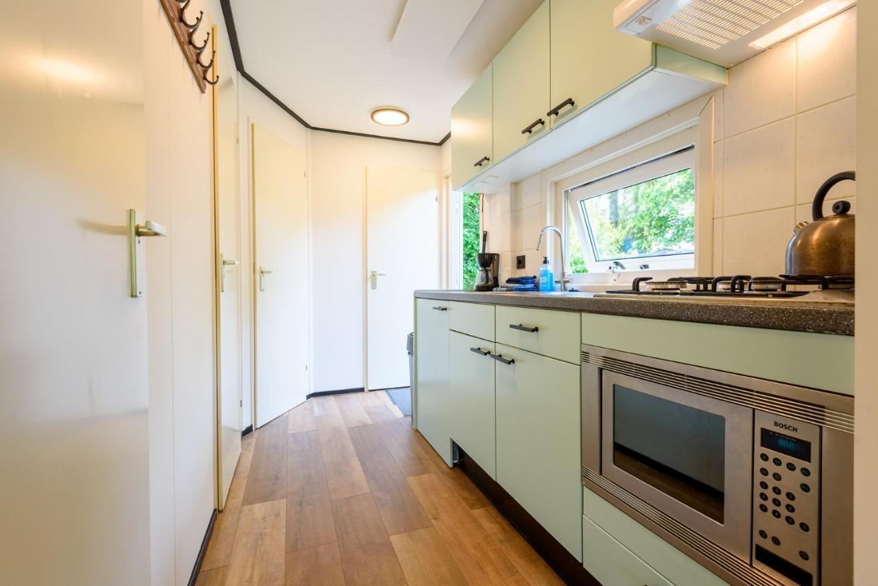 Chalet Met Eigen Tuin Aan De Veluwse Bosrand Putten Buitenkant foto